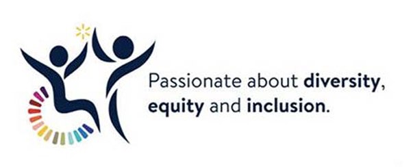 A Builders associate wearing a face shield is answering a customer's question.